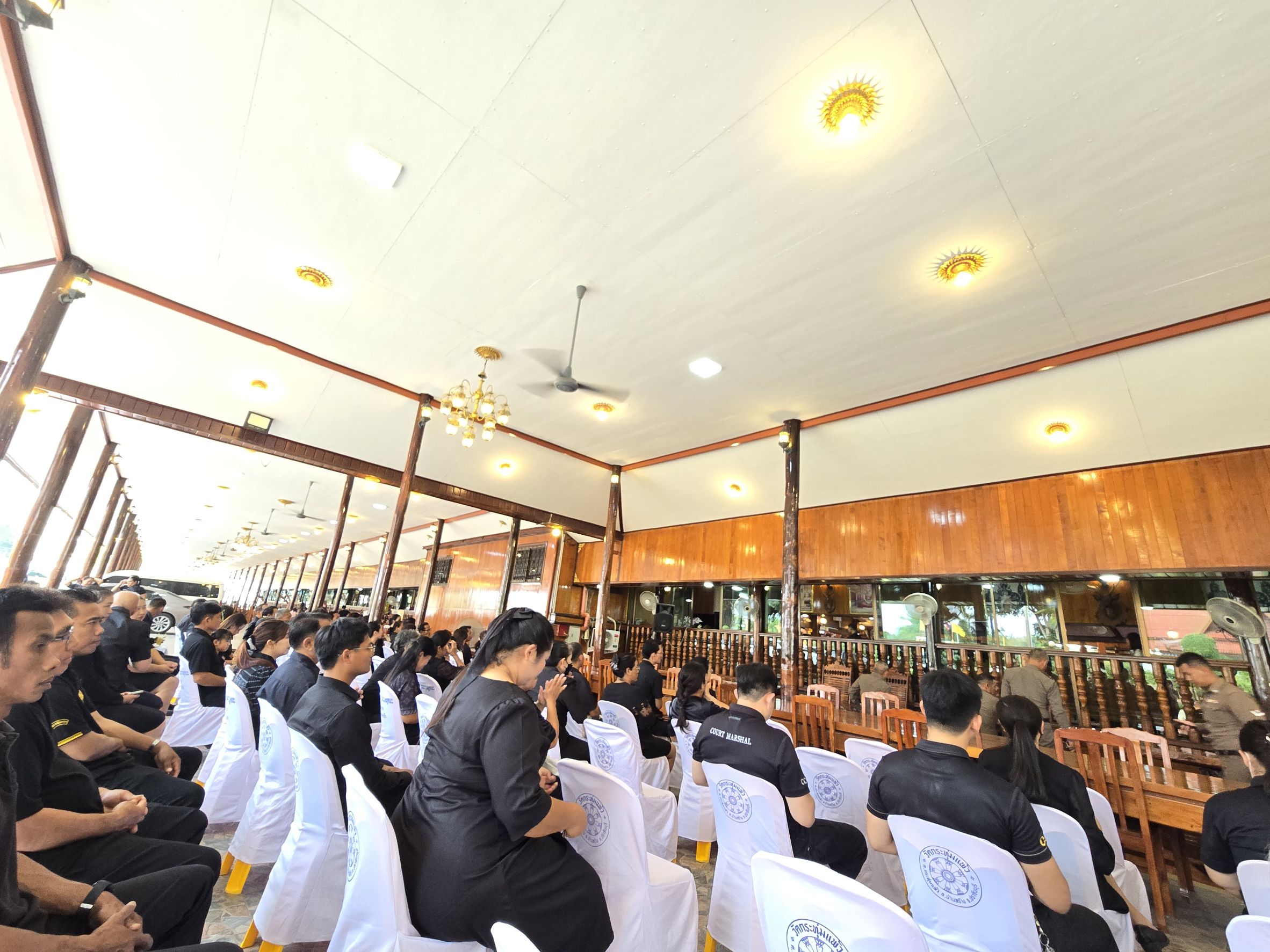 title - วันที่ 24 เมษายน 2569 เวลา 15.30 น. นายวิทูล ประดิษฐบุญ ปฏิรูปที่ดินจังหวัดปราจีนบุรี มอบหมายให้ เจ้าหน้าที่ ส.ป.ก.ปราจีนบุรี เข้าร่วม พิธีสวดพระพุทธมนต์และเจริญจิตตภาวนา เพื่อน้อมอุทิศถวายเป็นพระราชกุศลแด่ สมเด็จพระนางเจ้าสิริกิติ์ พระบรมราชินีนาถ พระบรมราชชนนีพันปีหลวง